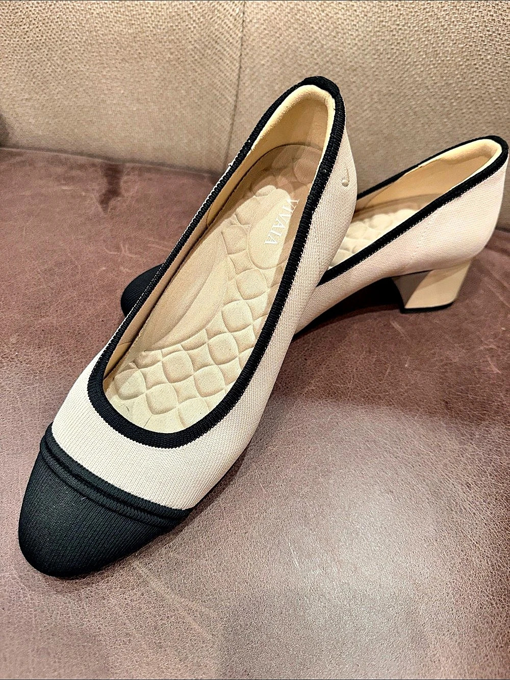 VIVAIA Julie Arch Pro Almond-Toe Stress Free Chunky Heels Two-Tone Block Heel